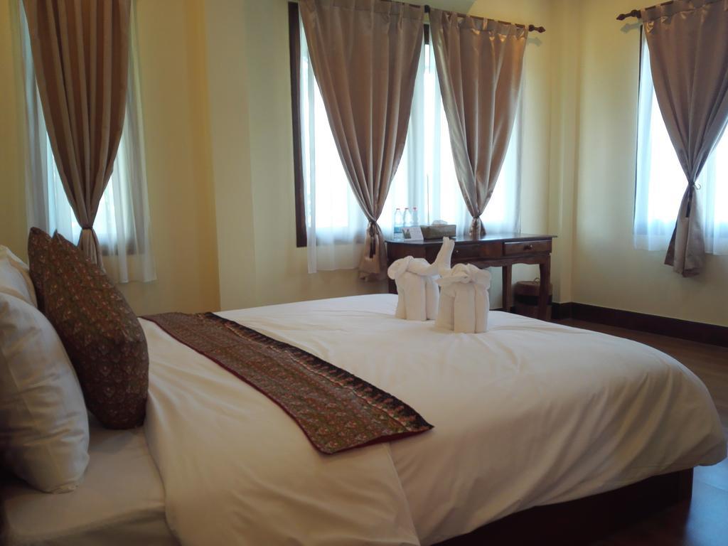 Baan Bussaba Hotel Trang Exterior photo