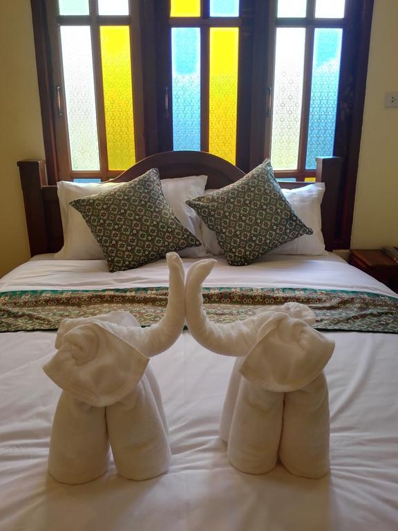 Baan Bussaba Hotel Trang Exterior photo