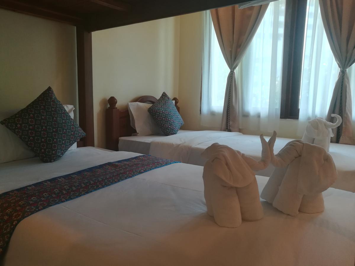 Baan Bussaba Hotel Trang Exterior photo